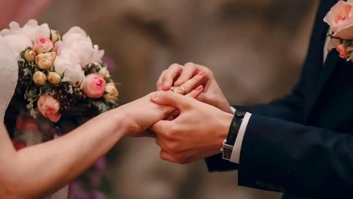 Viral Video Anak 12 Tahun Tunangan dengan Duda 27 Tahun 1 Anak di Madura, Tuai Kritikan Warganet