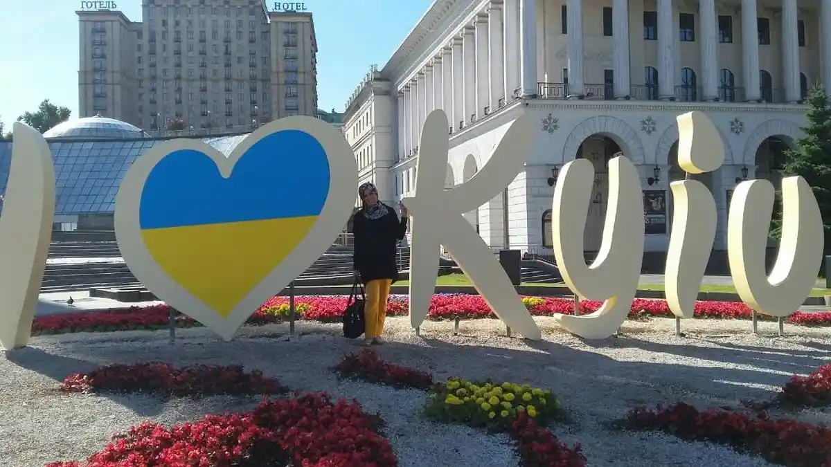 Kisah Mantan Puteri Indonesia Asal Banua Berpuasa Selama 20 Jam di Ukraina