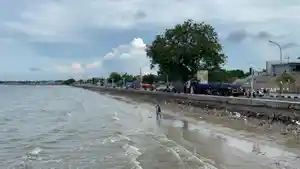 PENGHARGAAN-Kondisi-pesisir-Tuban-di-Jalan-RE-Martadinata-Diketahui-Wilayah.jpg