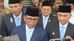 Gubernur-Banten-Andra-Soni-didampingi-Wagub-Banten-Dimyati-Natakusumah-dan.jpg