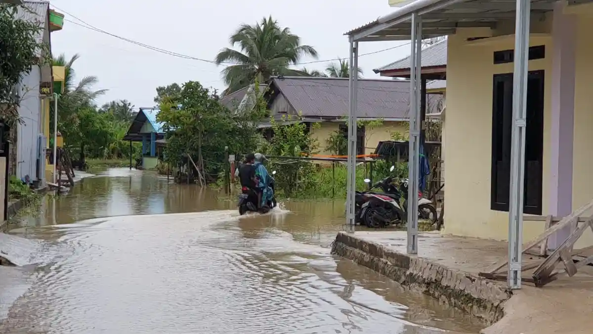 Kota Tarakan Kembali Diguyur Hujan Deras Selama 4 Jam, Jalan Mulawarman Capai Setinggi Dasbor Mobil 