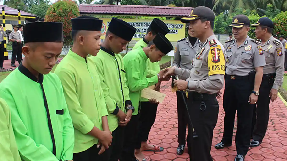 Kapolres Pimpin Pelaksanaan Polres Mempawah Berkah Berbagi