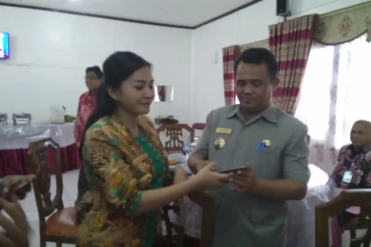 Gandeng Gidot Maju Pilgub 2018, Karolin: Semoga Jodoh