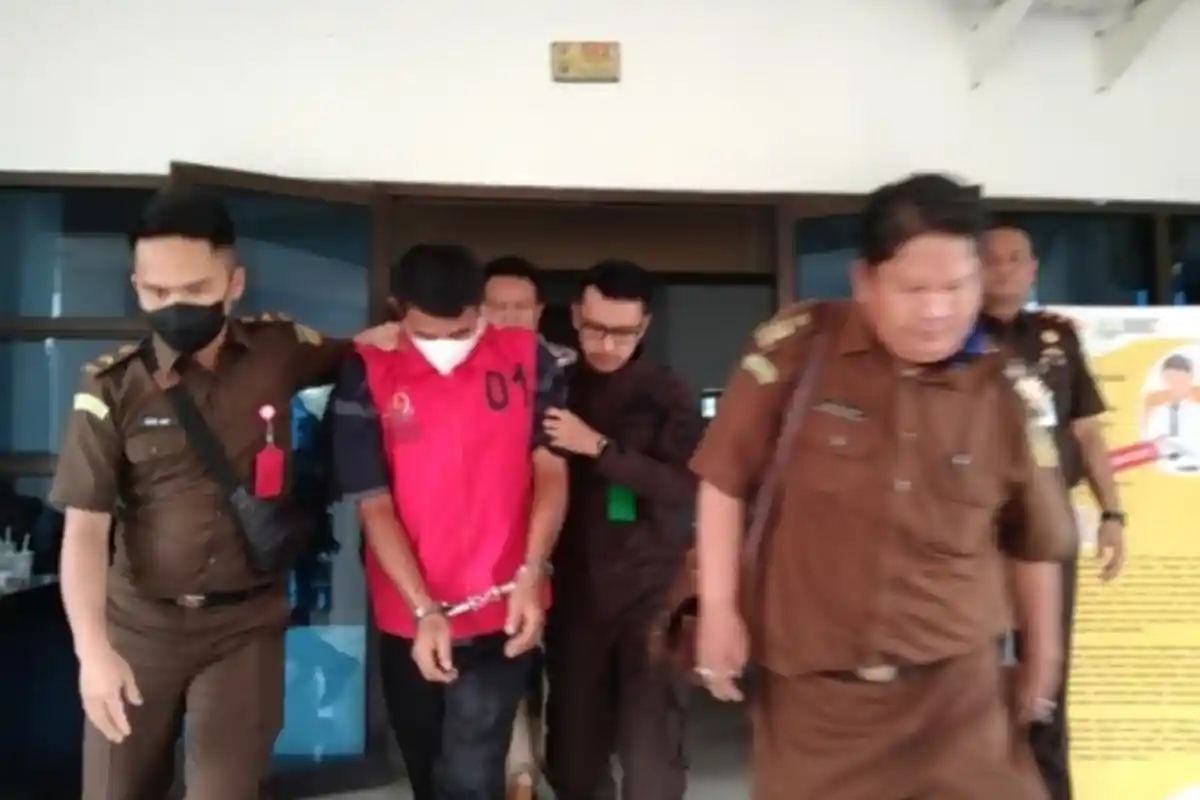 Mantan Peratin Pagar Dalam Pesisir Barat Lampung Bungkam jadi Tersangka Korupsi APBDes