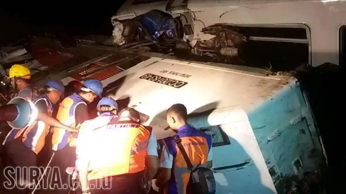 Korban Tewas Tabrakan KA Sancaka di Ngawi  Selain Masinis Pekerja Double Track