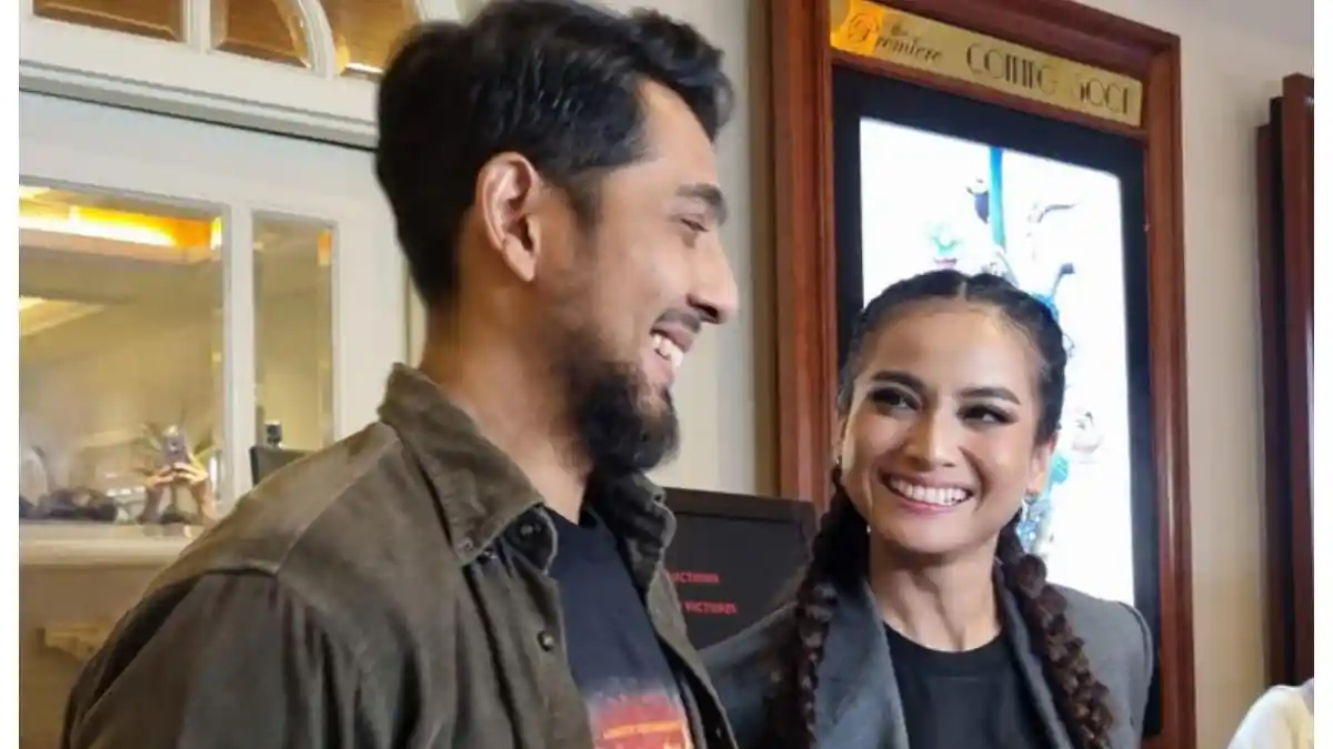Cinta Lokasi? Kehangatan Arya Saloka dan Acha Septriasa Jadi Sorotan, Status Duda Janda Disentil