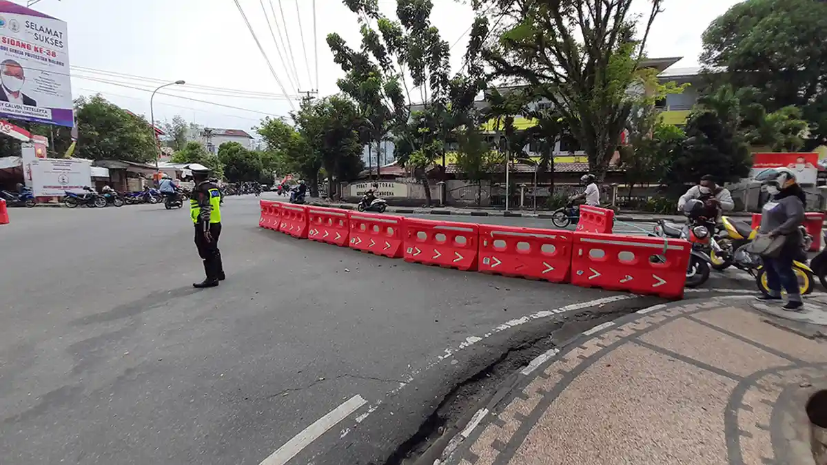 Jelly Toisuta Sebut Penutup Jalan Rijali Bebankan Siswa Sekolah