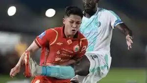 Ilham-Rio-Fahmi-saat-Persija-Jakarta-menghadapi-PSBS-Biak.jpg