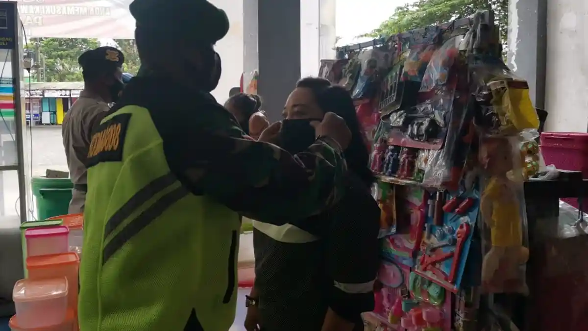 Blitar PPKM Level 1, Satgas Covid-19 Gencarkan Operasi Yustisi di Pasar dan Ruang Publik