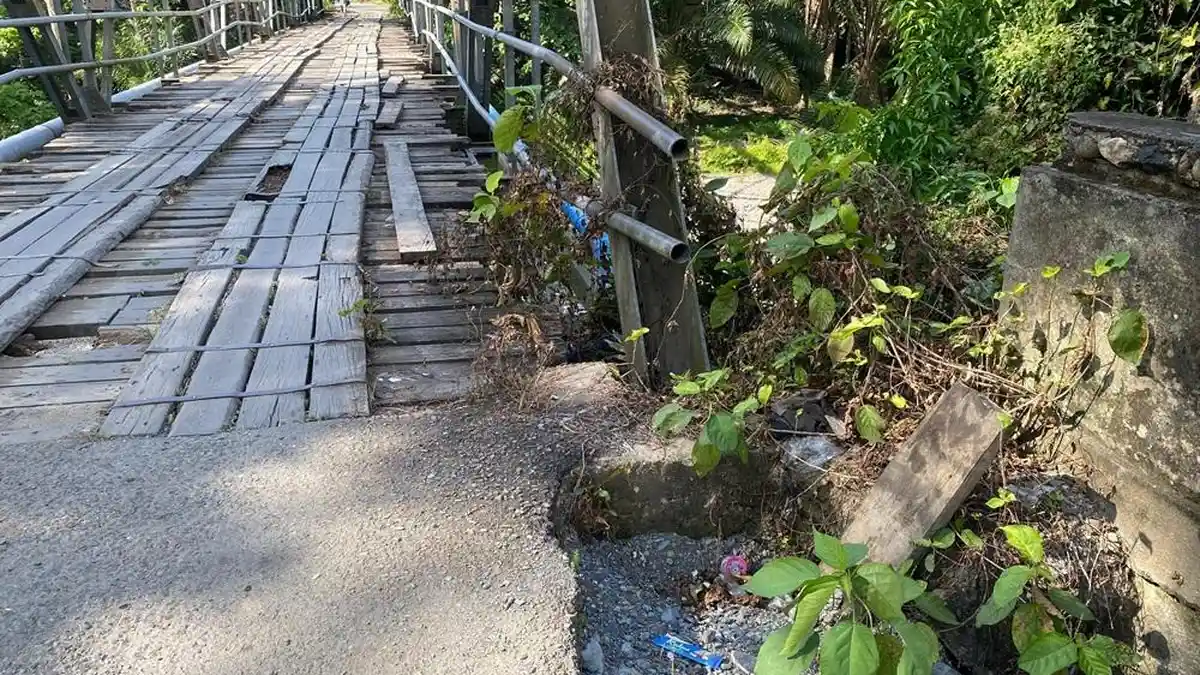 Oprit Jembatan Kaluku Nangka Rusak Parah, Warga Khawatir Akses Utama Terputus