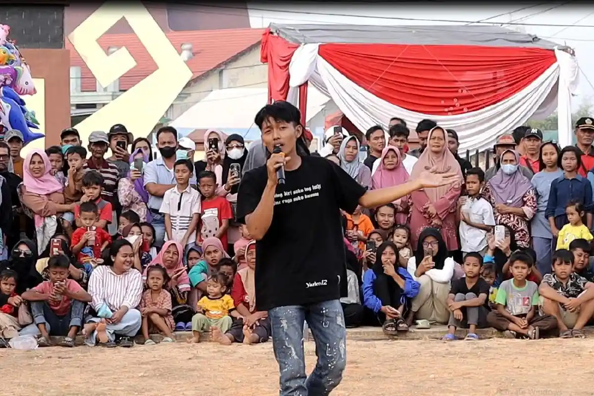 Yono Mulet Meriahkan Festival Kuda Kepang di Pringsewu - Yono-Mulet-memeriahkan-Festival-Kuda-Kepang-di-Pringsewu-4.jpg