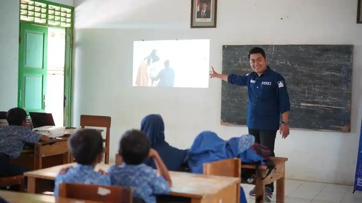 Dukung Mutu Pendidikan di Sekolah Area Perusahaan, Semen Gresik Gelar Goes to School