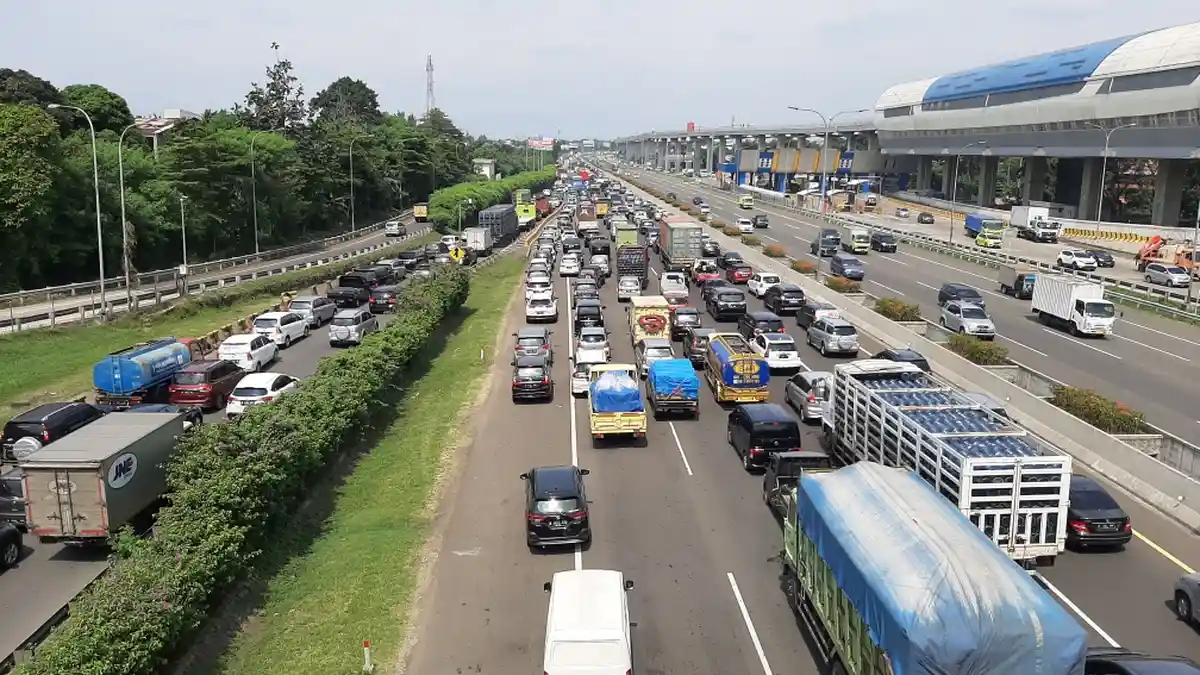 Mulai Pukul 06.00 WIB, Ruas Tol Jagorawi Arah Ciawi Diberlakukan Contra Flow