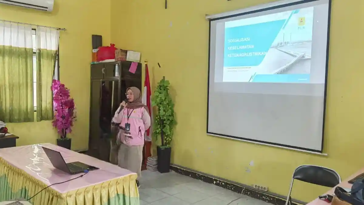Dukung Transformasi,  Srikandi PLN Berikan Edukasi PLN Mobile dan Keselamatan Ketenagalistrikan