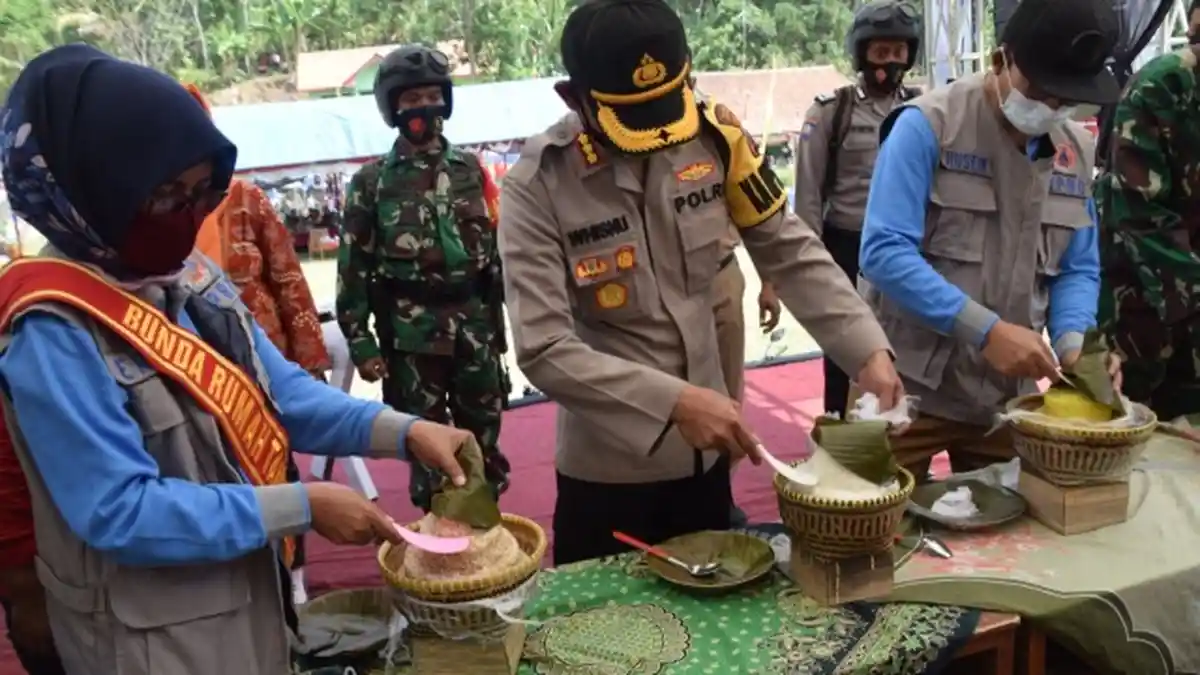 Bupati Banyumas Dorong Warga Lestarikan Kuliner Berbahan Oyek