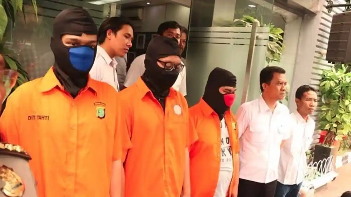 Indeks Prestasi 3 Hacker Surabaya di Atas 3, Begini Keseharian Mereka Saat Kuliah