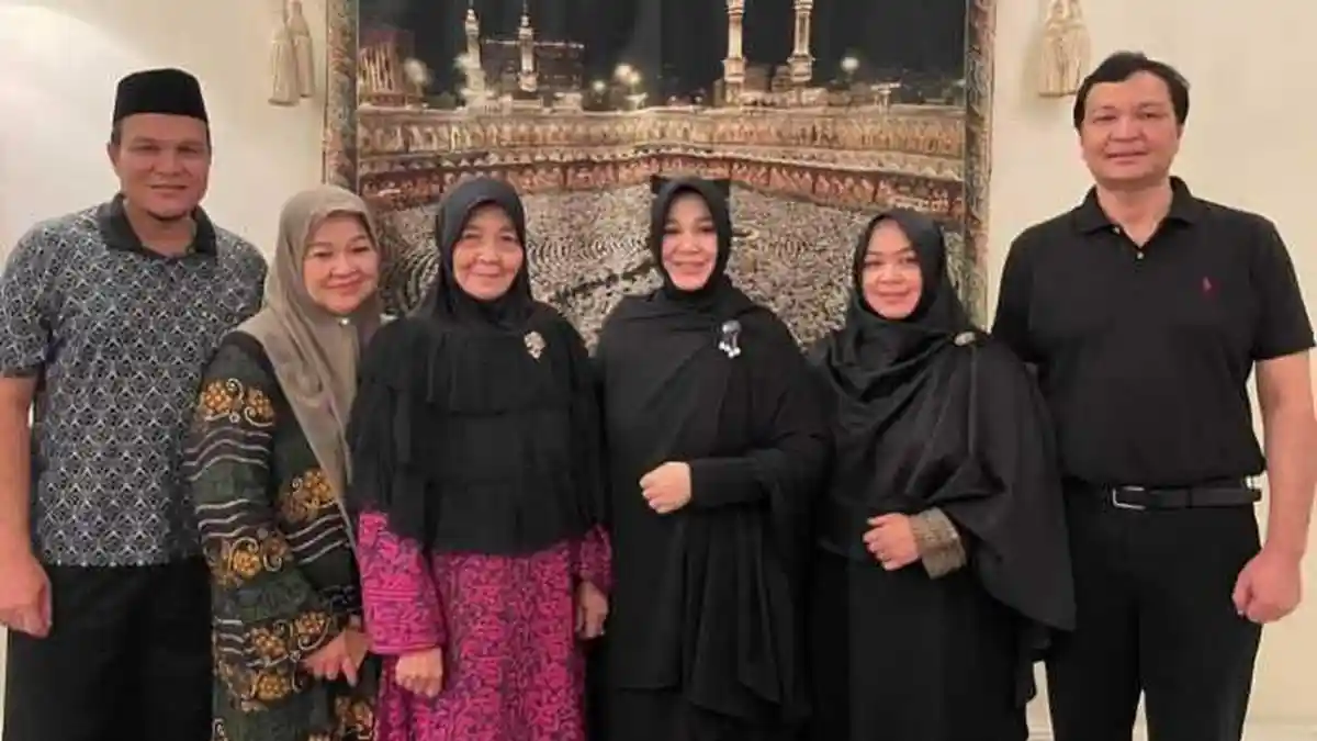 Kabar Duka, Ibunda Illiza Saaduddin Djamal Meninggal Dunia