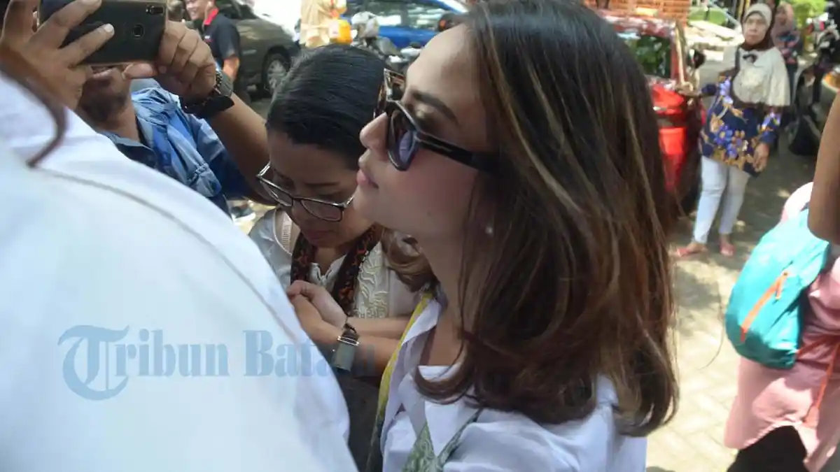 Diperiksa Selama 12 Jam, Vanessa Angel Dibawa ke Rumah Sakit karena Syok