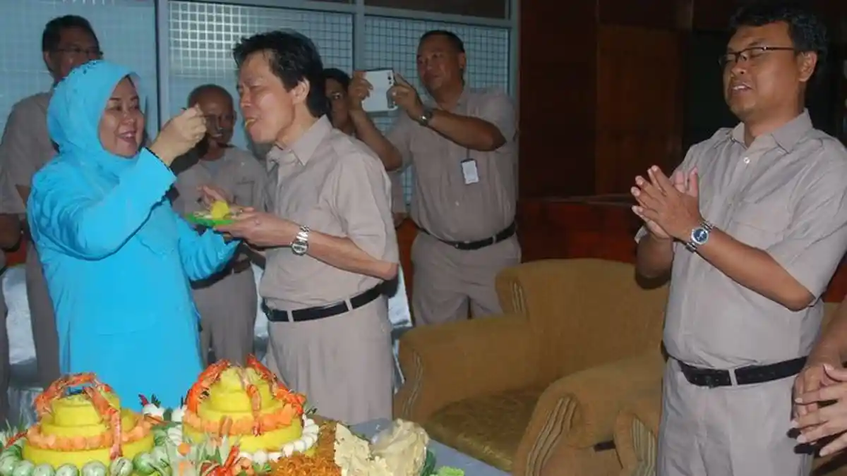 Dirut PTSB  Rayakan  Ultah Bersamaan dengan HUT PTSB