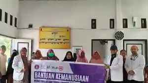 PAPDI-Aceh-melakukan-pengobatan-gratis-di-lokasi-bekas-banjir-di-Tripa-Makmur.jpg