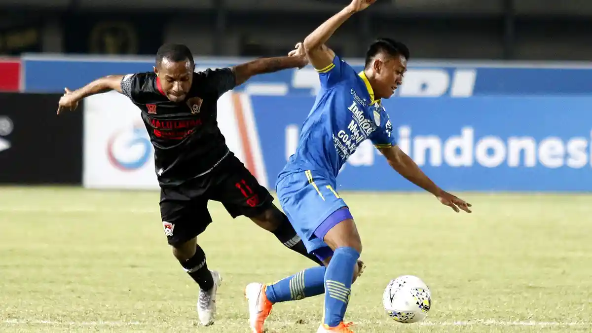Robert Alberts Tak Akan Mainkan Febri Hariyadi di Laga Persib Bandung vs Semen Padang