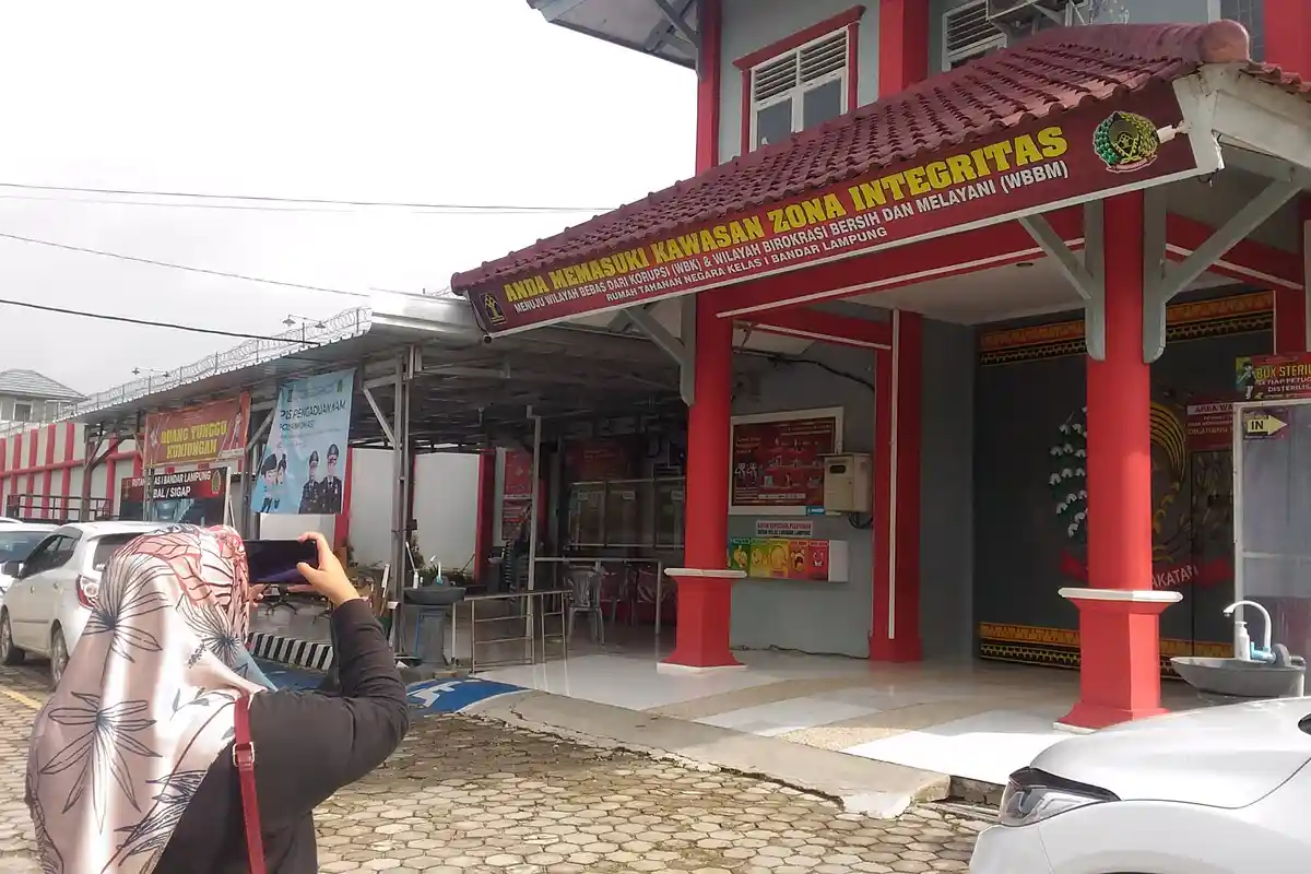 Bupati Nonaktif Lampung Utara Masuk Blok B Rutan Way Huwi, Kalapas: Tak Ada Perlakuan Khusus!
