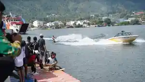 Atlet-jajal-perairan-Danau-Toba-pada-cabor-Ski-Air-pada-nomor-Waterski-Trick-Selasa-1092024.jpg