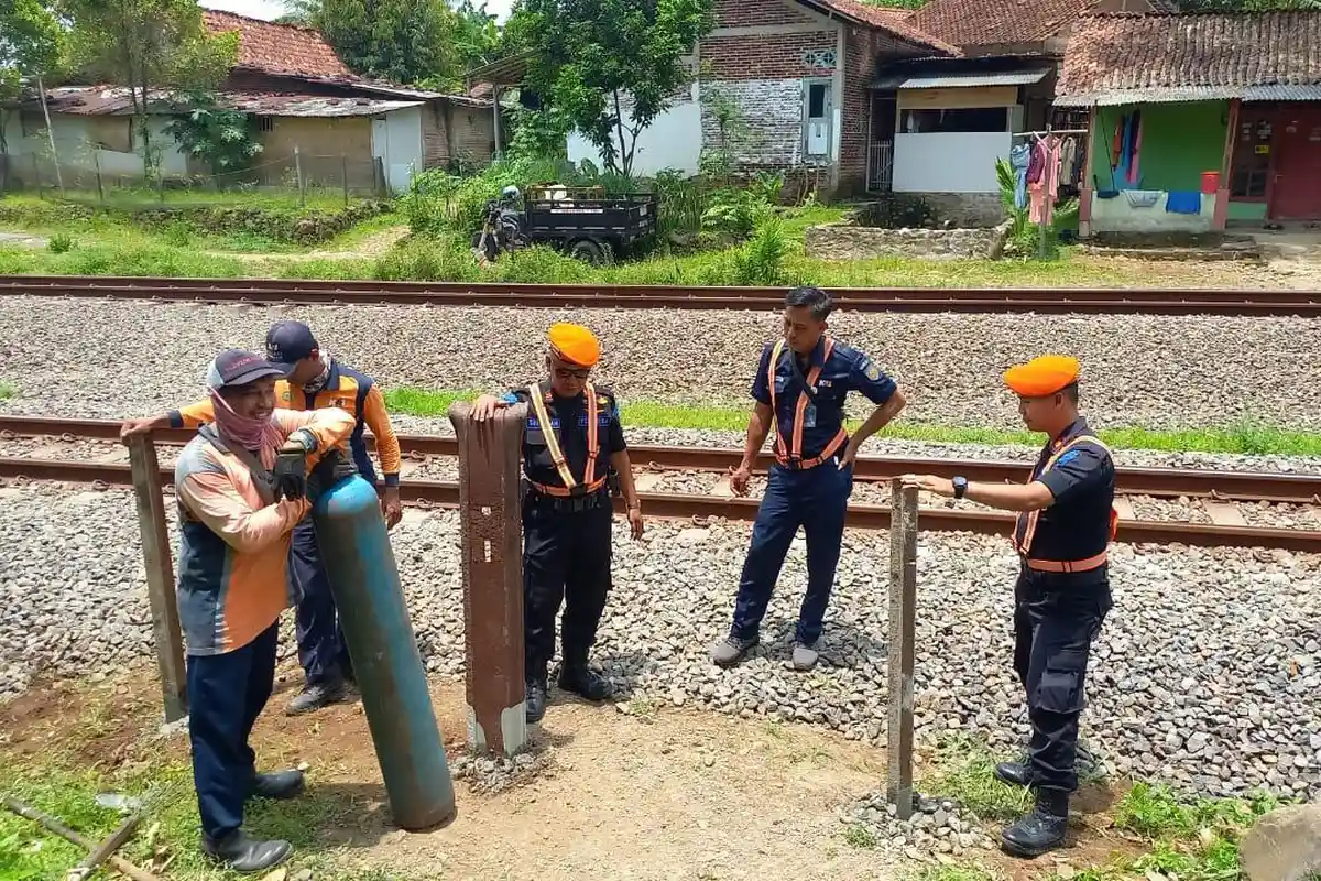 Daop 5 Purwokerto Tutup 8 Perlintasan Liar, Sayangkan Masyarakat yang Membuat