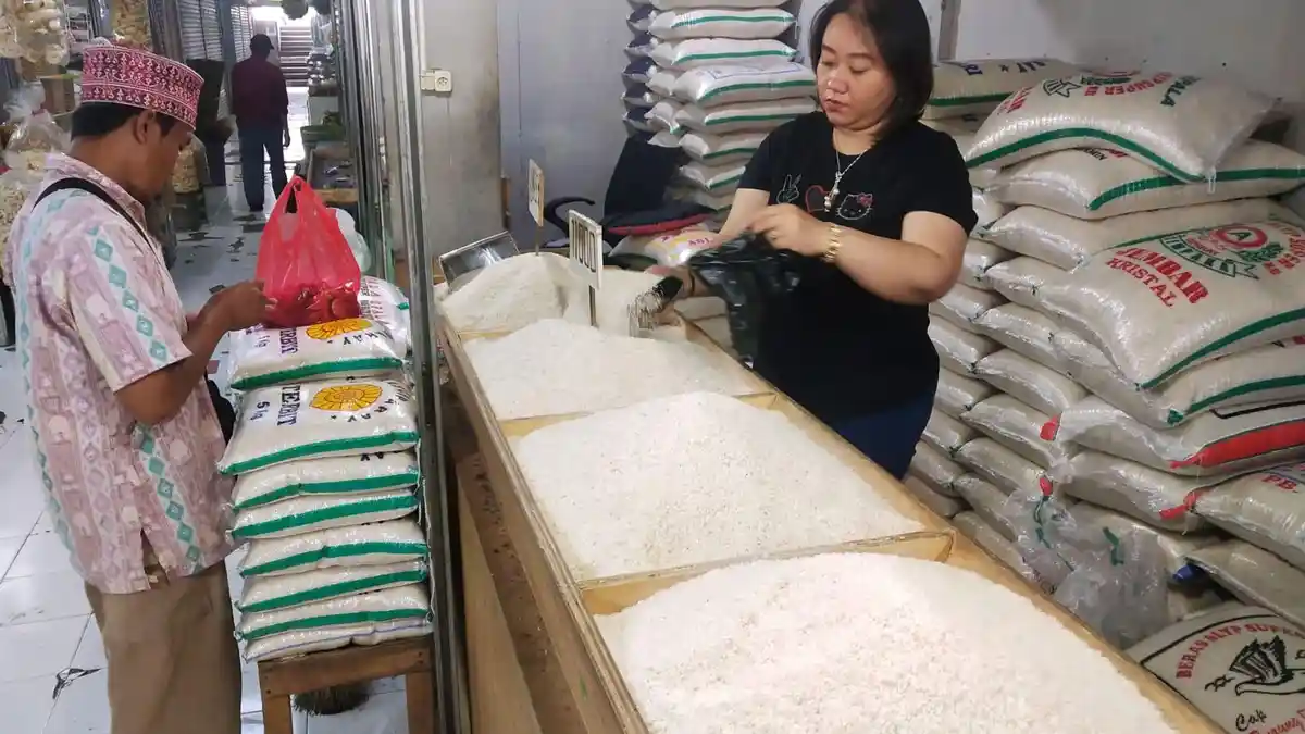Harga Beras Terus Merangkak Naik, Warga Kota Bandung Diminta Makan Secukupnya