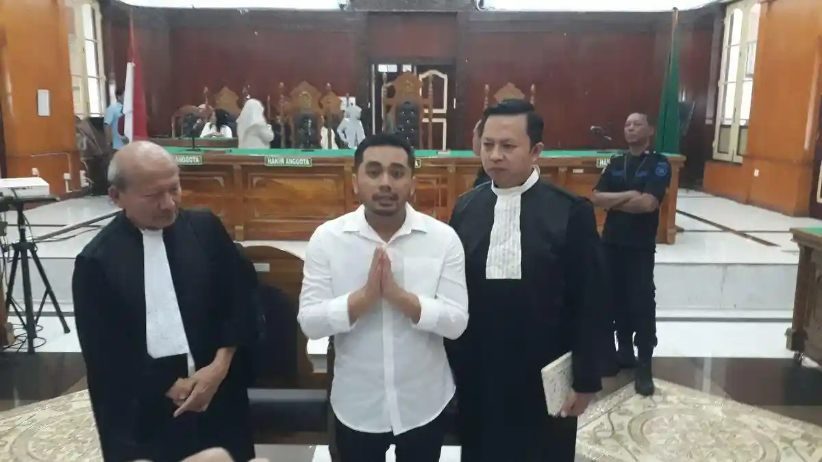 'Ini Air Mata Kemenangan', Tangis Amsal Sitepu Divonis Bebas dari Kasus Korupsi Video Profil Desa