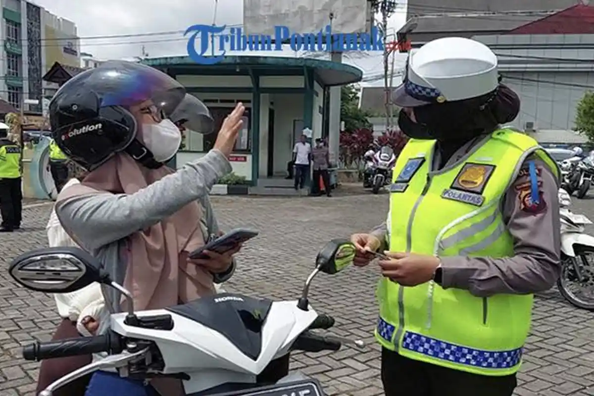 Terjaring Razia Tak Bawa STNK, Warga Pontianak Bersyukur Hanya Ditegur dan Tidak Ditilang