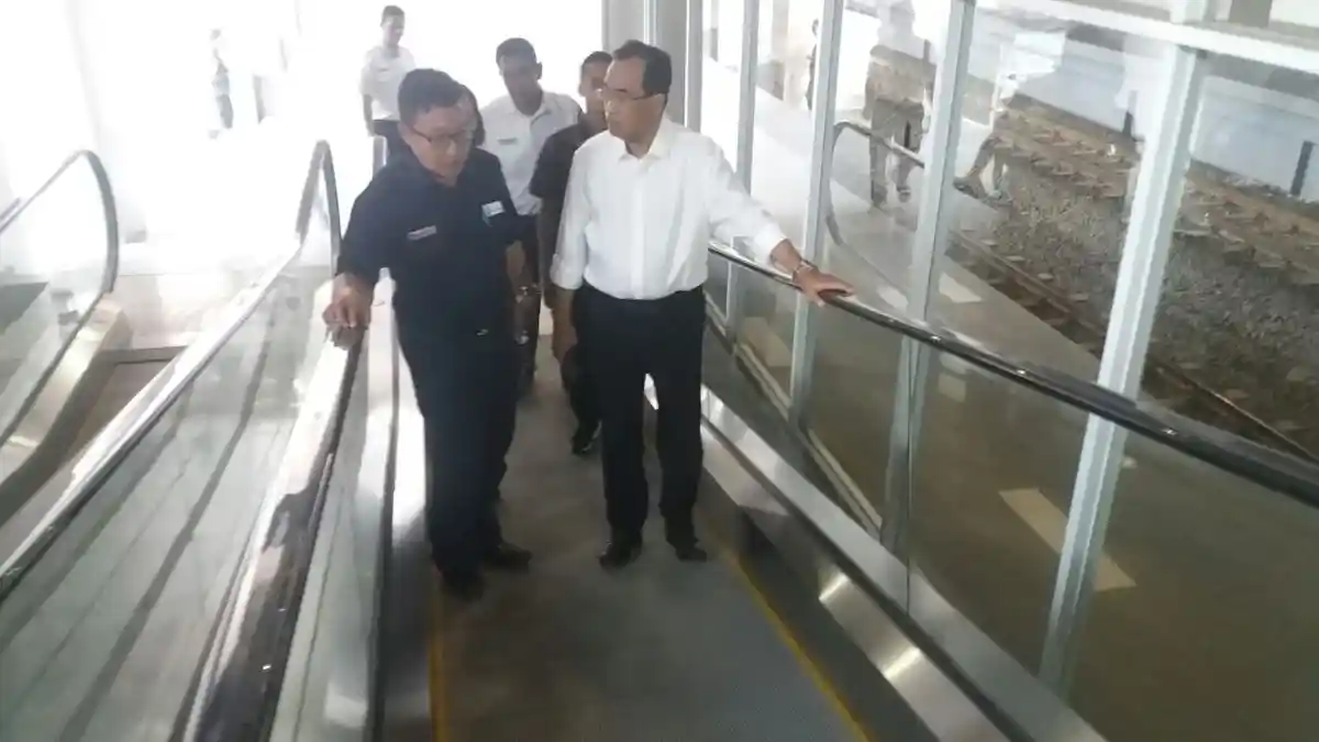 Jelang Pengoperasian Kereta Bandara Menhub Cek Kesiapan Stasiun Sudirman Baru