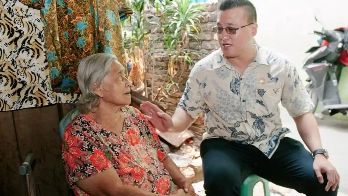 Hardiyanto Kenneth Kunjungi Nenek Jompo Sebatang Kara di Kebon Jeruk
