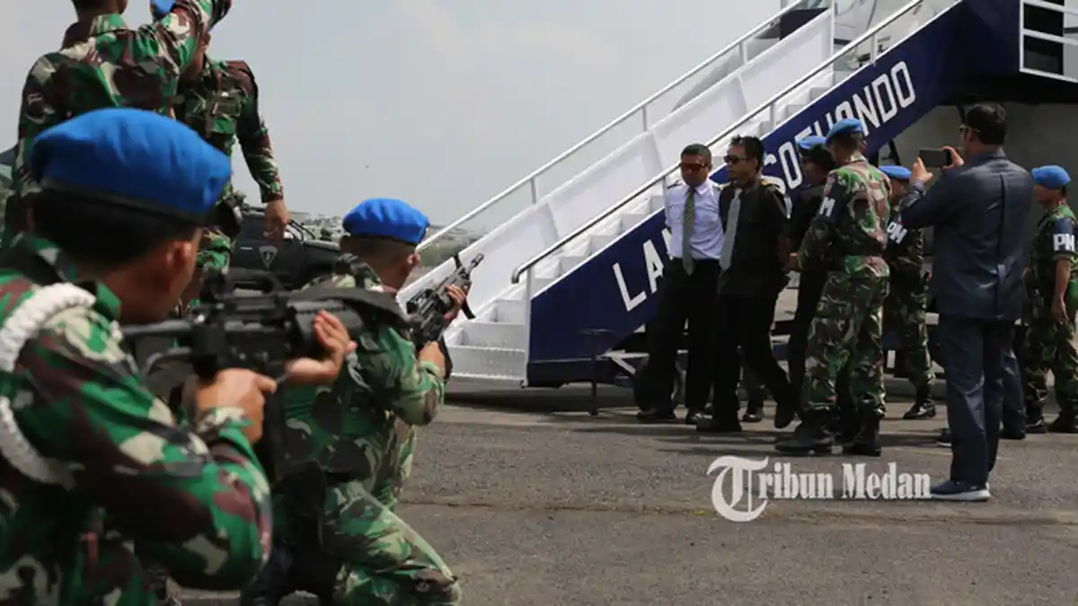 BERITA FOTO Detik-detik Prajurit TNI AU Turun Paksa Pesawat Asing di Pangkalan Udara Soewondo Medan - latihan-pertahanan-udara-tni-au-5.jpg