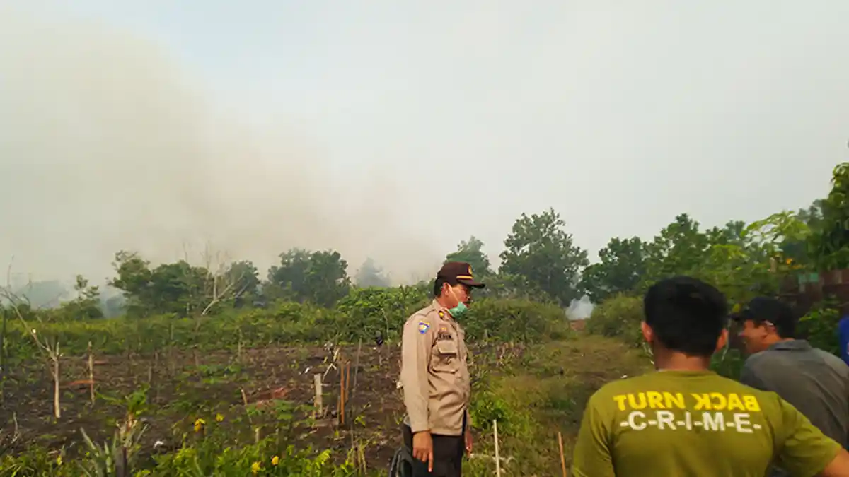 Purnama II Pontianak Membara, Kebakaran Lahan Makin Dekati Rumah Warga