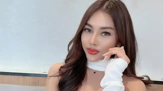 Coba Peruntungan Jadi Penyanyi Solo, Model Resty Novita Ungkap Persiapannya