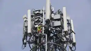 perawatan-menara-telekomunikasi-di-komplek-stadion-maguwoharjo_20191009_191842.jpg