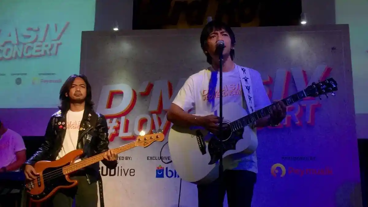 Ditanya Penyebab Konflik dengan Rekan Satu bandnya, Rian d'Masiv Bingung