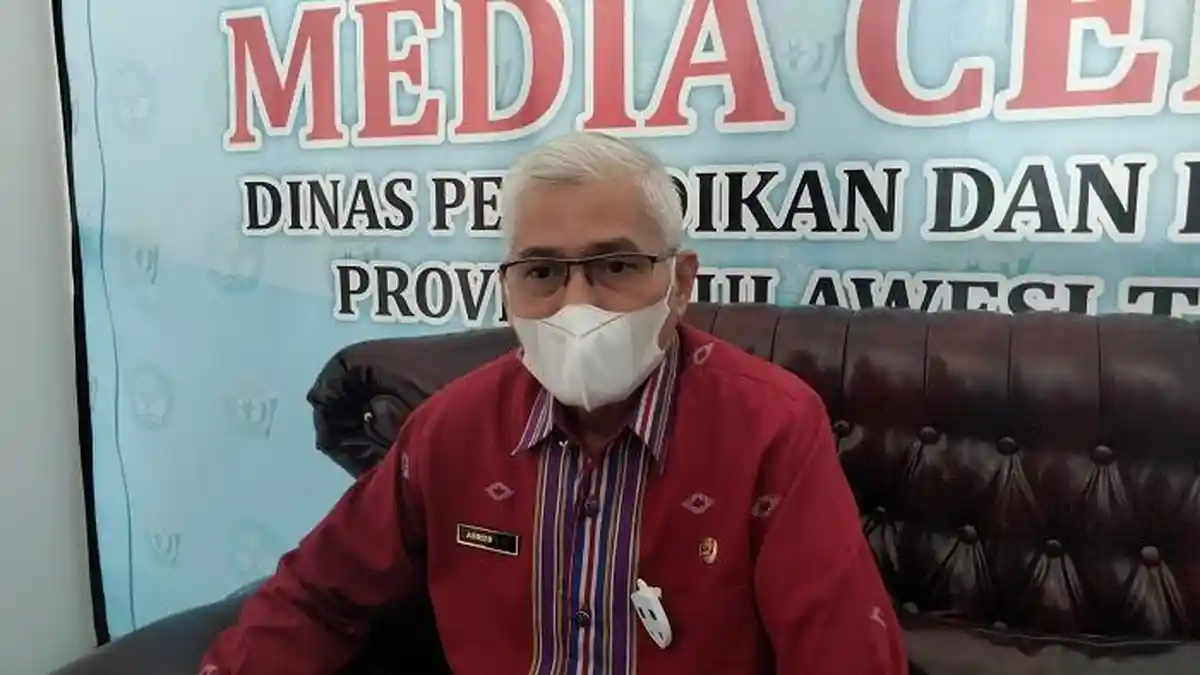 Baju Adat Masuk Seragam Sekolah, Pj Sekda Sultra Asrun Lio Sebut Belum Diterapkan