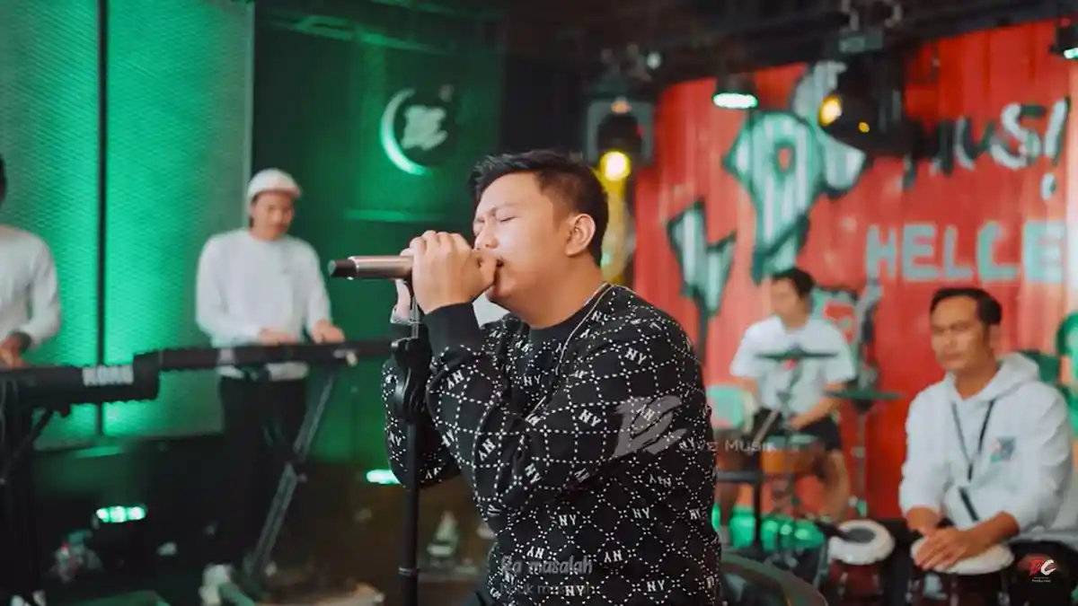 Lirik dan Terjemahan Lagu Titeni Lan Enteni Denny Caknan, Trending 5 di Youtube Music