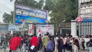 Puluhan-Massa-yang-tergabung-dalam-Organisasi-Gerakan-Mahasiswa-Nasional-Indonesia-GMNI.jpg
