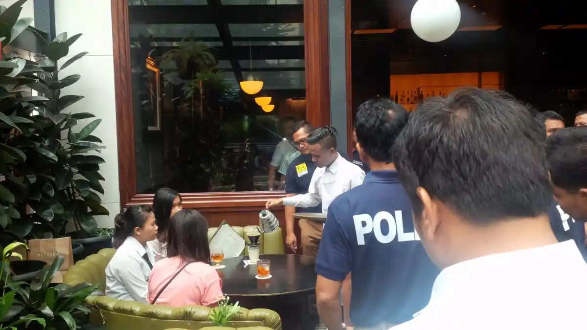 Cicipi Kopi Mirna, Pegawai Cafe Olivier: Lidah Seperti Kebakar, Ada Grijil-grijil Gitu