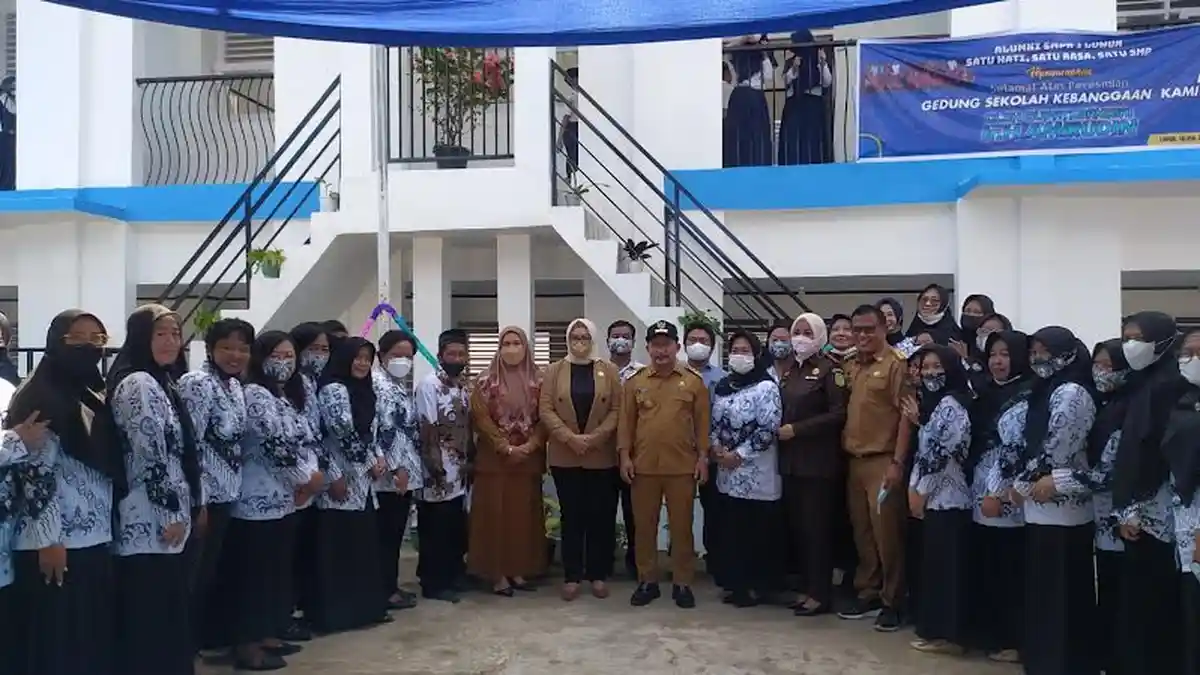 Diresmikan Bupati Banggai, Gedung Baru SMP Negeri 1 Luwuk Dilengkapi 14 Kelas dan 2 Laboratorium