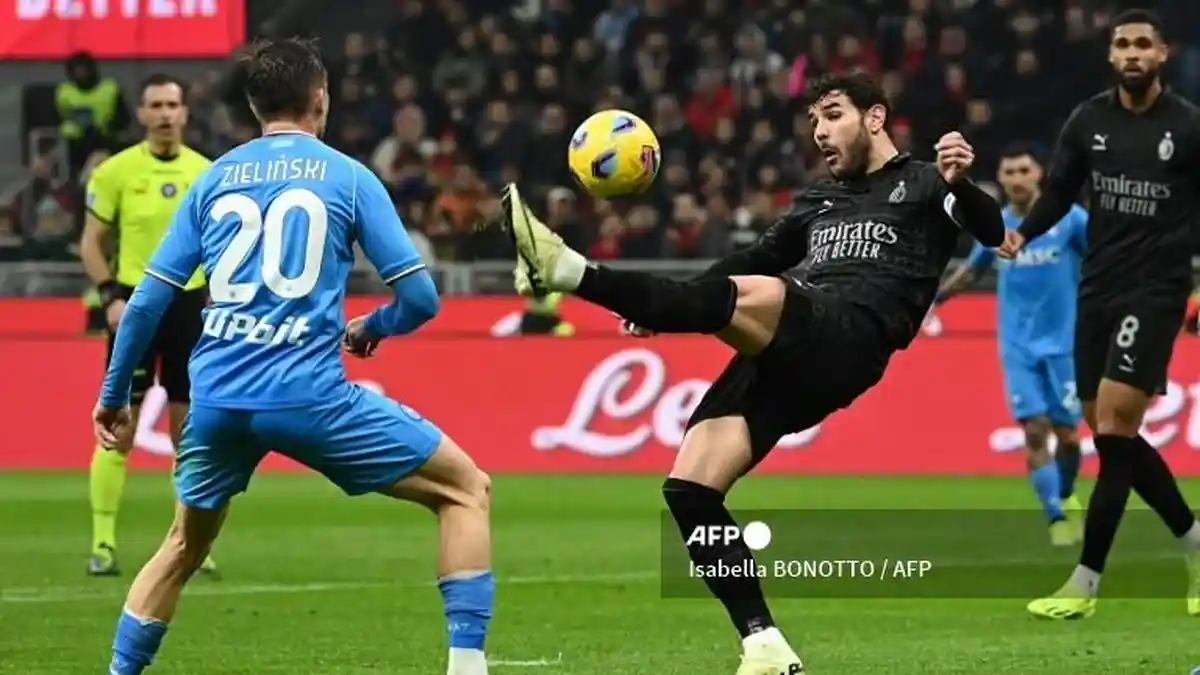 AC MILAN: Bayern Tetap Berminat, Theo Hernandez Mau Cabut?