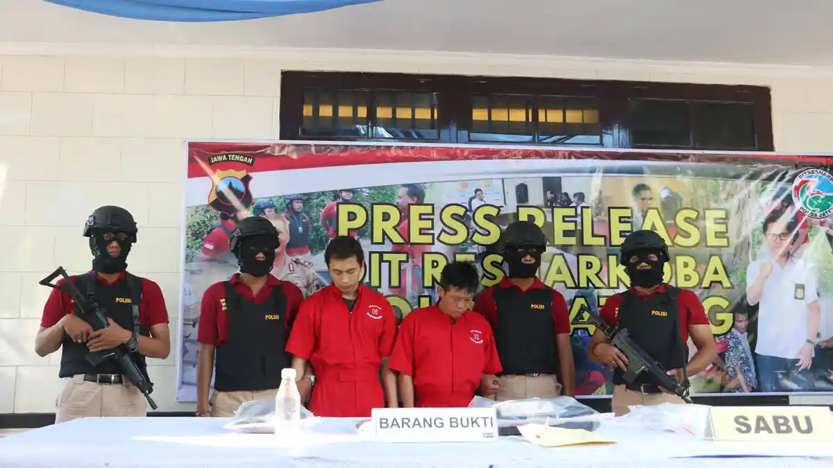 Pria Asal Tlogosari Semarang Simpan Sabu Seberat 1 Kilogram di Bawah Springbed