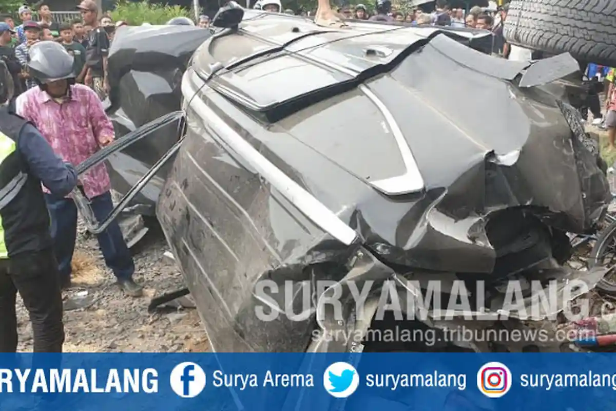 Waspada! Kereta Api Akan Lewat Tak Terlihat di Perlintasan Pagesangan, Surabaya