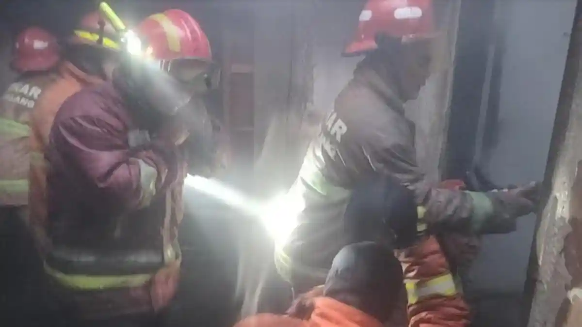 Api Ludeskan Rumah Wanita di Kota Malang ini, Penyebab Kebakaran Dikuak Petugas PMK, 'Adik Pemilik'