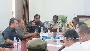 Pengunjuk-rasa-dari-AP2T-bertemu-sejumlah-anggota-DPRD-Pulau-Taliabu-01.jpg