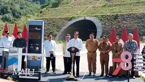 Presiden-RI-Joko-Widodo-meresmikan-Tol-CisumdawuS.jpg