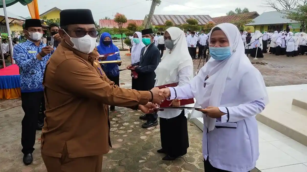 60 ASN Kemenag Langsa Dapat Tanda Penghormatan Satyalancana Karya Satya